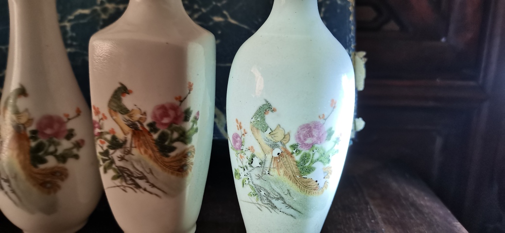 中国古玩　粉彩人物画香合　直径9.2㎝　東Y5-0608① 域鉴古玩】粉彩描金十二生肖图纹杯拍卖价格/图片/值多少钱