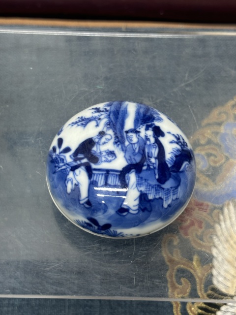 古玩陶瓷清晚期精品人物故事青花印泥盒拍賣,當前價格2690元