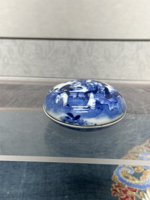古玩陶瓷清晚期精品人物故事青花印泥盒拍賣,當前價格2690元