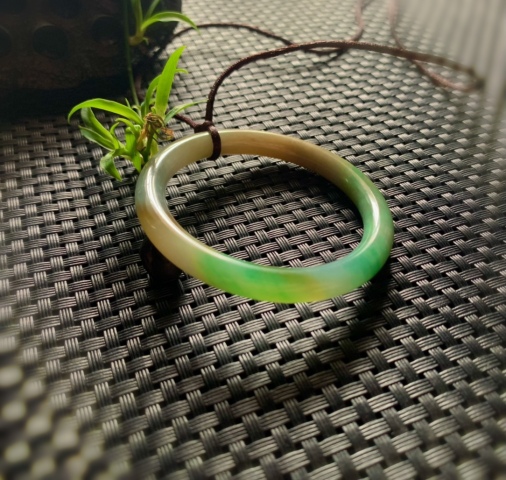 古玩玉器清中期福祿壽喜四彩天然翡翠手鐲拍賣,當(dāng)前價(jià)格120000元