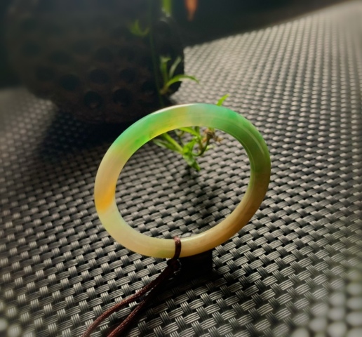 古玩玉器清中期福祿壽喜四彩天然翡翠手鐲拍賣,當(dāng)前價(jià)格120000元