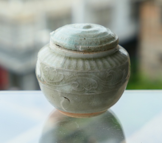 古玩陶瓷宋代影青釉花卉紋蓋罐拍賣,當(dāng)前價格9800元