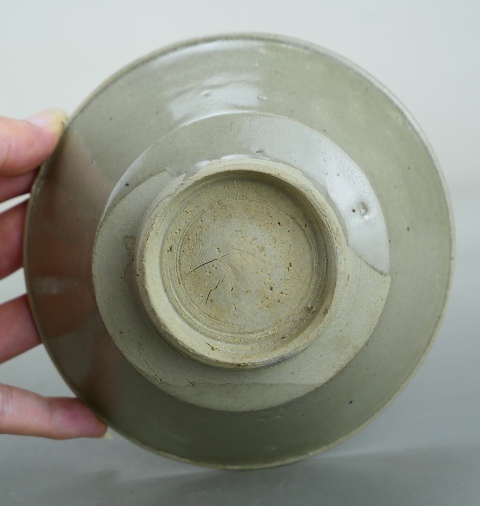 古玩陶瓷明代.龍泉窯唇口碗(1368年-1644年)拍賣,當前價格199元