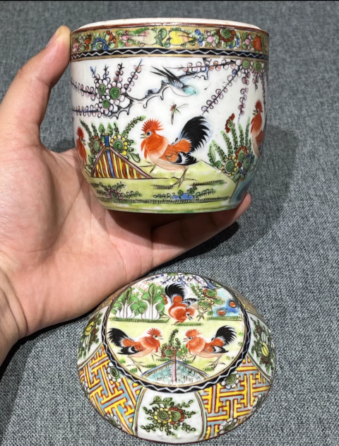 古玩陶瓷廣彩公雞白菜喜上梅枝鼓釘蓋罐拍賣，當(dāng)前價格2588元
