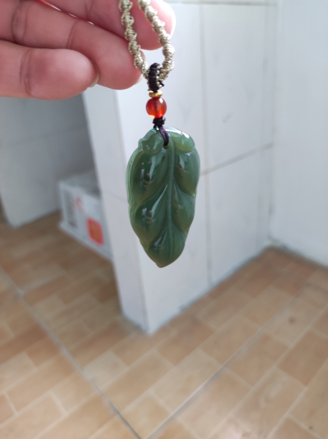 古玩玉器樹葉佩拍賣,當前價格230元