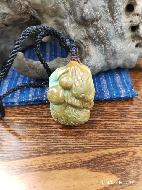 古玩玉器特價??松石雙色巧雕“大圣歸來”拍賣，當前價格6688元