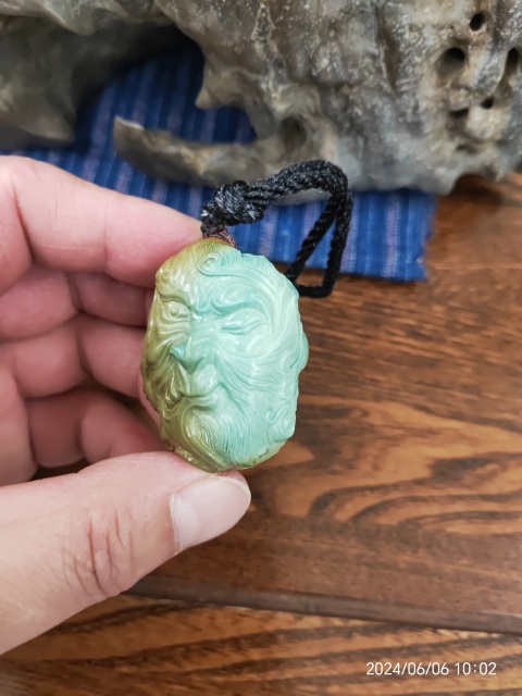 古玩玉器特價??松石雙色巧雕“大圣歸來”拍賣，當前價格6688元