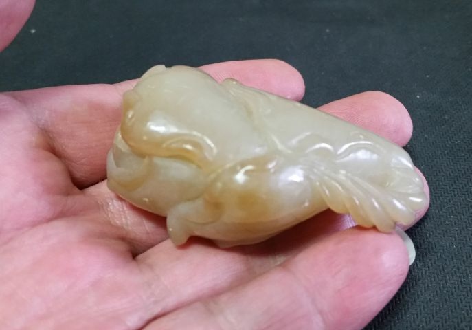 古玩玉器和田玉雕“蓮荷紋”把件拍賣,當前價格800元