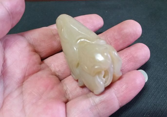古玩玉器和田玉雕“蓮荷紋”把件拍賣,當前價格800元