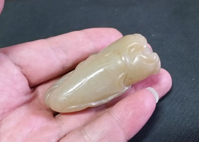 古玩玉器和田玉雕“蓮荷紋”把件拍賣,當前價格800元