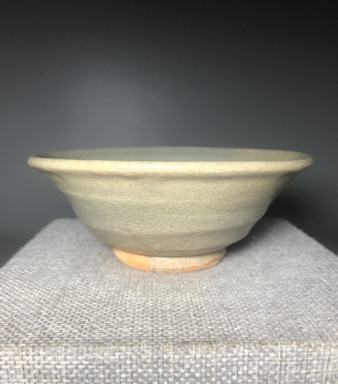 古玩陶瓷(明代)釉水漂亮青釉碗拍賣(mài),當(dāng)前價(jià)格0元