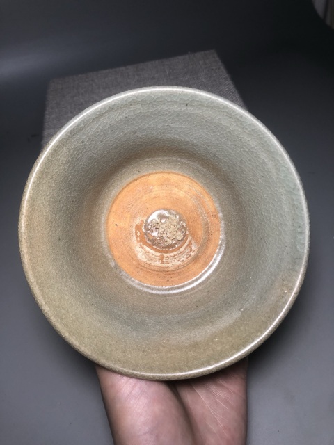 古玩陶瓷(明代)釉水漂亮青釉碗拍賣(mài),當(dāng)前價(jià)格0元