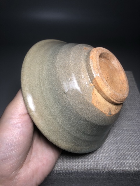 古玩陶瓷(明代)釉水漂亮青釉碗拍賣(mài),當(dāng)前價(jià)格0元