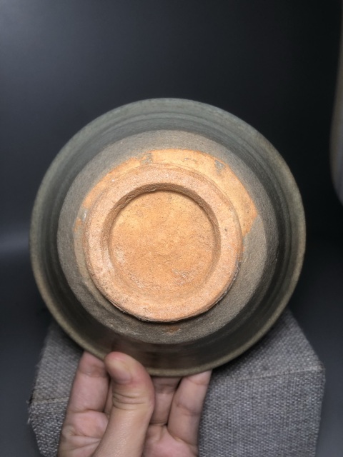 古玩陶瓷(明代)釉水漂亮青釉碗拍賣(mài),當(dāng)前價(jià)格0元