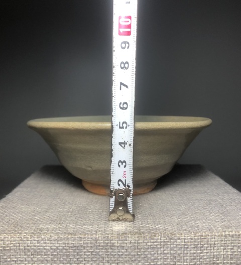 古玩陶瓷(明代)釉水漂亮青釉碗拍賣(mài),當(dāng)前價(jià)格0元