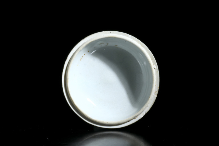 古玩陶瓷明·青花蓮池鴛鴦紋印泥盒拍賣，當前價格7999元