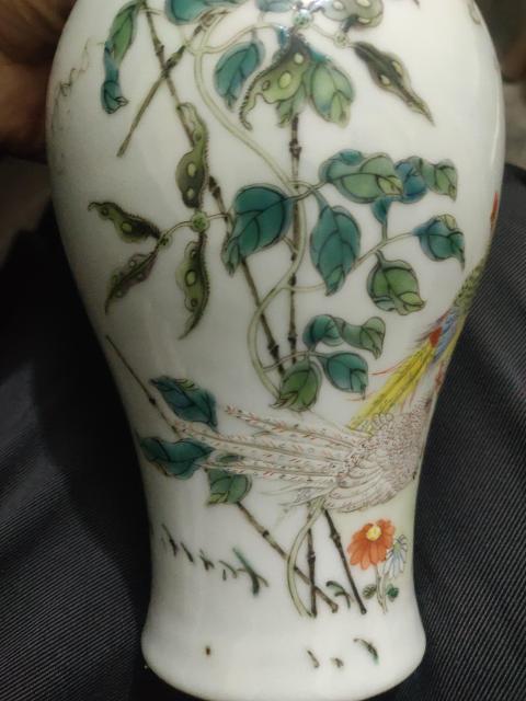 古玩陶瓷【股市漲了就漲價??!交易須走保真】民國細路粉彩花鳥紋瓶拍賣,當前價格55555元