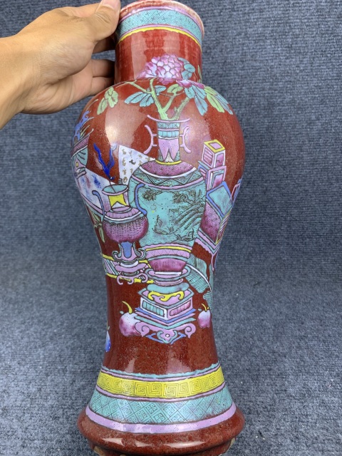 古玩陶瓷紅釉粉彩雜寶紋瓶拍賣,當前價格15888元