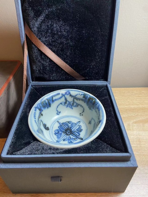 古玩陶瓷青花杯拍賣(mài)，當(dāng)前價(jià)格55000元