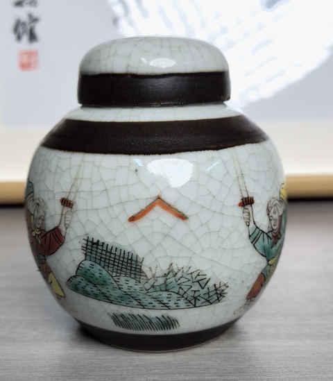 古玩陶瓷清末民初  精品哥釉五彩刀馬人物蓋罐拍賣，當(dāng)前價格680元
