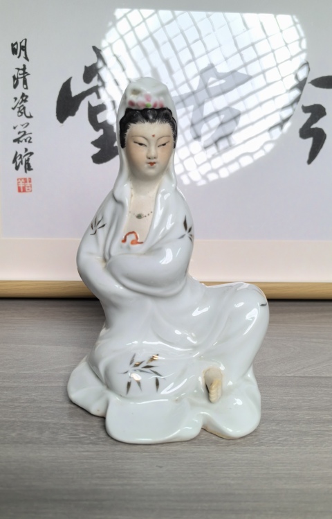 古玩陶瓷創(chuàng)匯官窯 白釉描真金觀音菩薩造像(創(chuàng)匯官窯)拍賣,當前價格550元