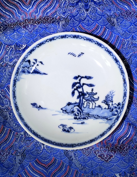 古玩陶瓷【故宮館藏佳士得精品】清乾隆青花亭臺風景圖盤005拍賣,當前價格5680元