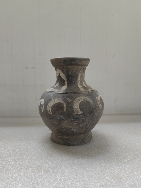 古玩陶瓷灰陶彩繪漢壺拍賣，當(dāng)前價(jià)格980元