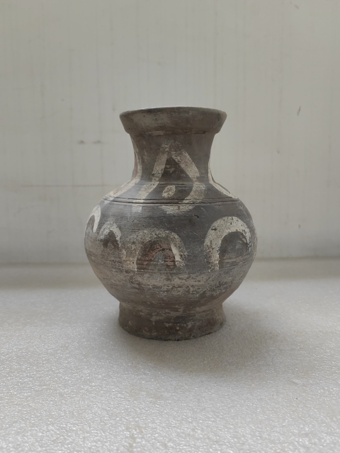 古玩陶瓷灰陶彩繪漢壺拍賣，當(dāng)前價(jià)格980元