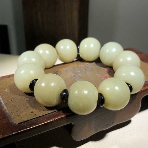 古玩玉器和田玉珠手串拍賣，當前價格0元