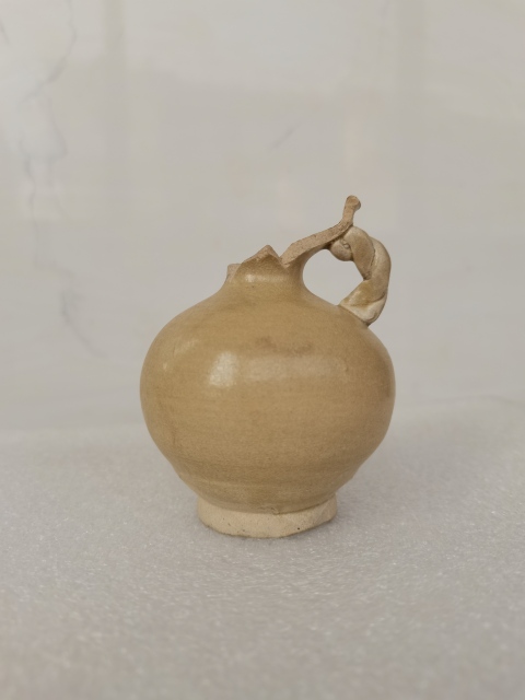 古玩陶瓷唐代?長沙窯繩紋執(zhí)壺拍賣,當前價格2500元
