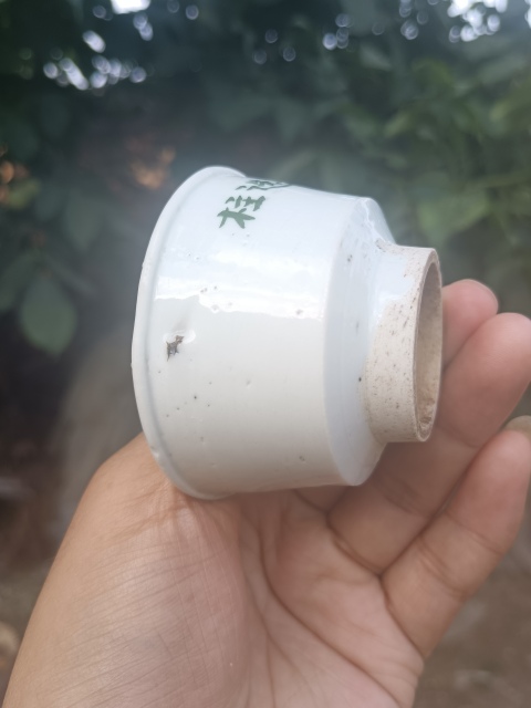 古玩陶瓷明晚期～白釉綠彩文字唇口杯拍賣，當前價格288元