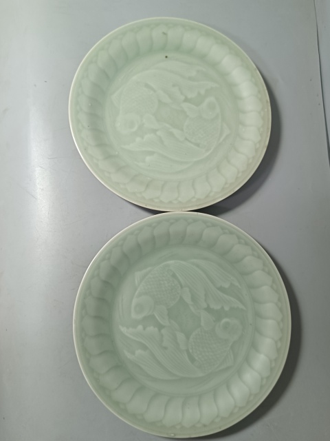 古玩陶瓷精美龍泉窯青釉大盤一對拍賣,當前價格188元