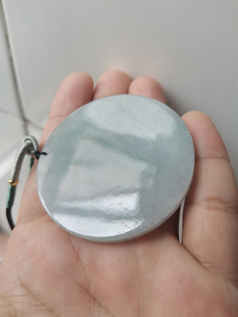古玩玉器清代翡翠雕刻持蓮觀音墜拍賣,當前價格599元