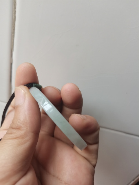 古玩玉器清代翡翠雕刻持蓮觀音墜拍賣,當前價格599元