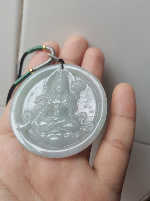 古玩玉器清代翡翠雕刻持蓮觀音墜拍賣,當前價格599元