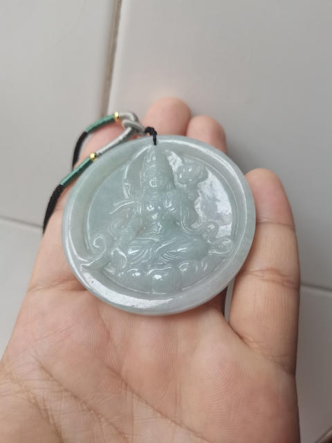 古玩玉器清代翡翠雕刻持蓮觀音墜拍賣,當前價格599元