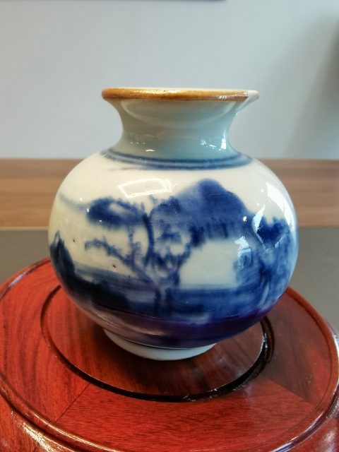 古玩陶瓷雍正一把抓青花山水人物紋蘋果尊拍賣，當前價格880元