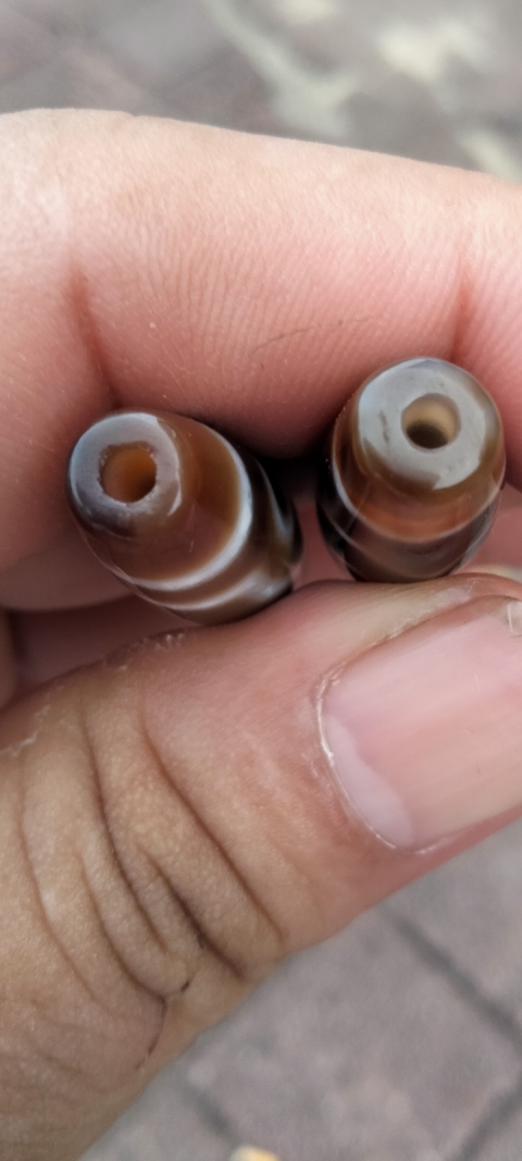 古玩玉器兩顆天珠，兩眼和三眼拍賣，當前價格500元