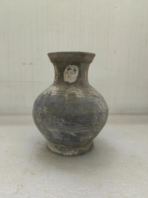 古玩陶瓷灰陶彩繪漢壺拍賣,當(dāng)前價(jià)格850元