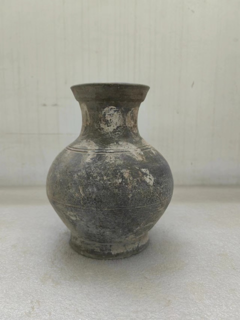 古玩陶瓷灰陶彩繪漢壺拍賣,當(dāng)前價(jià)格850元