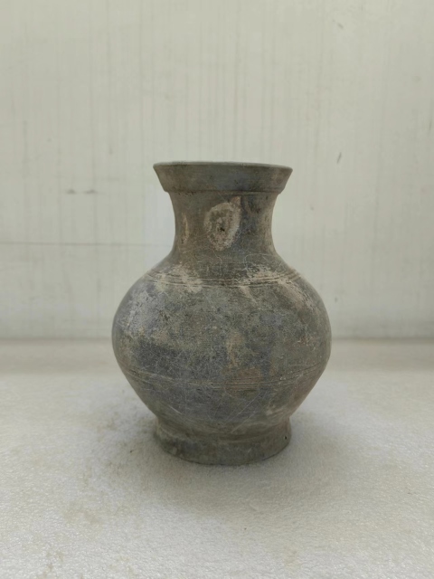 古玩陶瓷灰陶彩繪漢壺拍賣,當(dāng)前價(jià)格850元