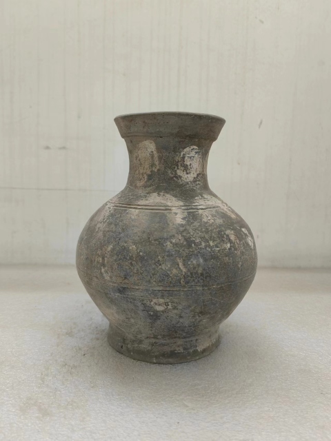 古玩陶瓷灰陶彩繪漢壺拍賣,當(dāng)前價(jià)格850元