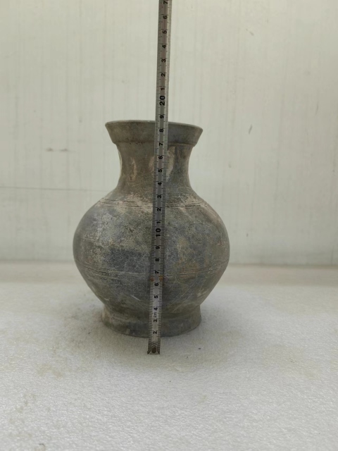 古玩陶瓷灰陶彩繪漢壺拍賣,當(dāng)前價(jià)格850元