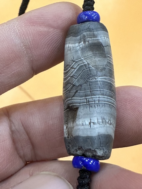 古玩玉器纏絲瑪瑙管珠拍賣,當前價格2588元