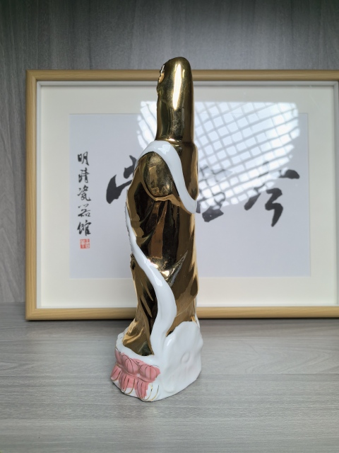 古玩陶瓷創匯 白釉金彩觀音菩薩造像拍賣，當前價格260元