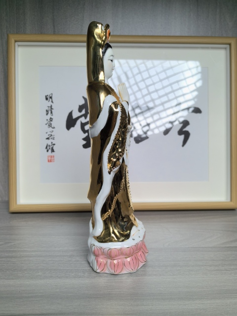 古玩陶瓷創匯 白釉金彩觀音菩薩造像拍賣，當前價格260元