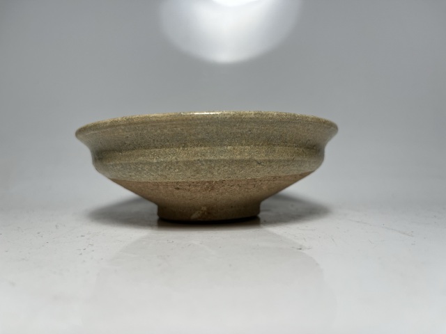 古玩陶瓷(元代收藏佳品)青釉束口盞拍賣,當前價格0元