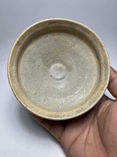 古玩陶瓷(元代收藏佳品)青釉束口盞拍賣,當前價格0元