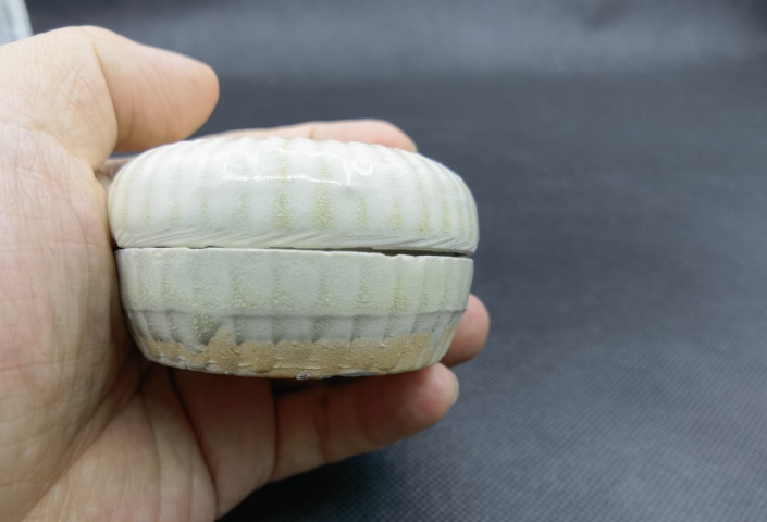 古玩陶瓷青白釉印花粉盒拍賣,當前價格1580元
