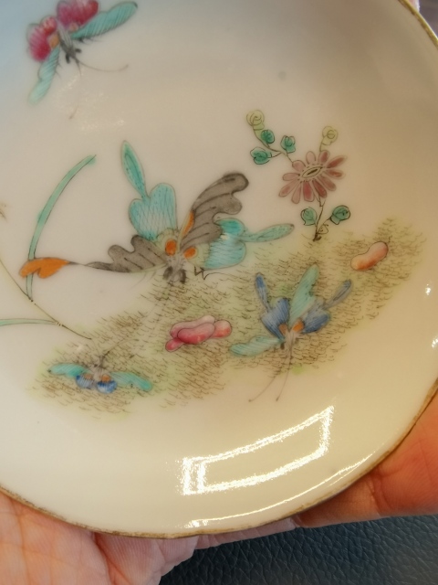 古玩陶瓷大清同治年製官窯本朝款粉彩蝶戀花紋筆添拍賣，當前價格750元